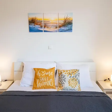 Apartment New With Sea View Pag Town