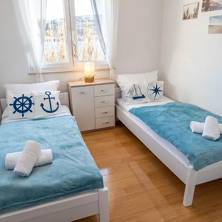 Διαμέρισμα New With Sea View