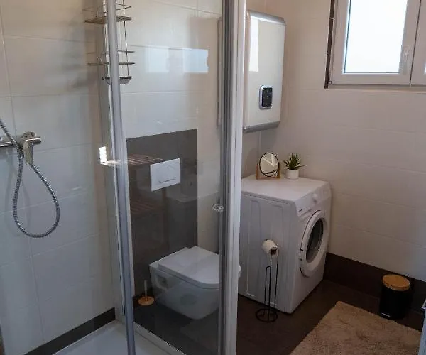Apartmán New With Sea View Pag Town