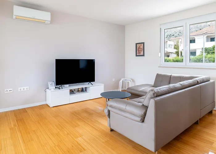 New With Sea View Apartmán